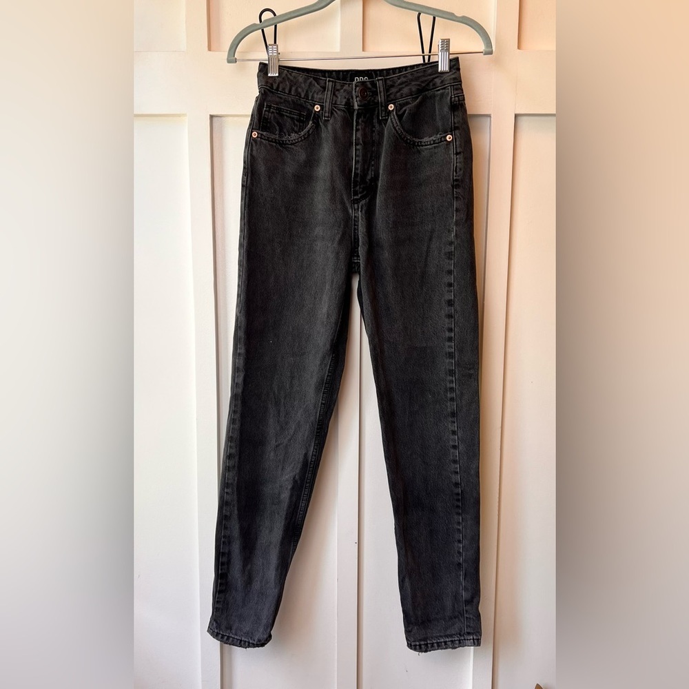 Urban Outfitters BDG Jeans Women Size 25 Black Straight Slim Mom Mid Rise Denim